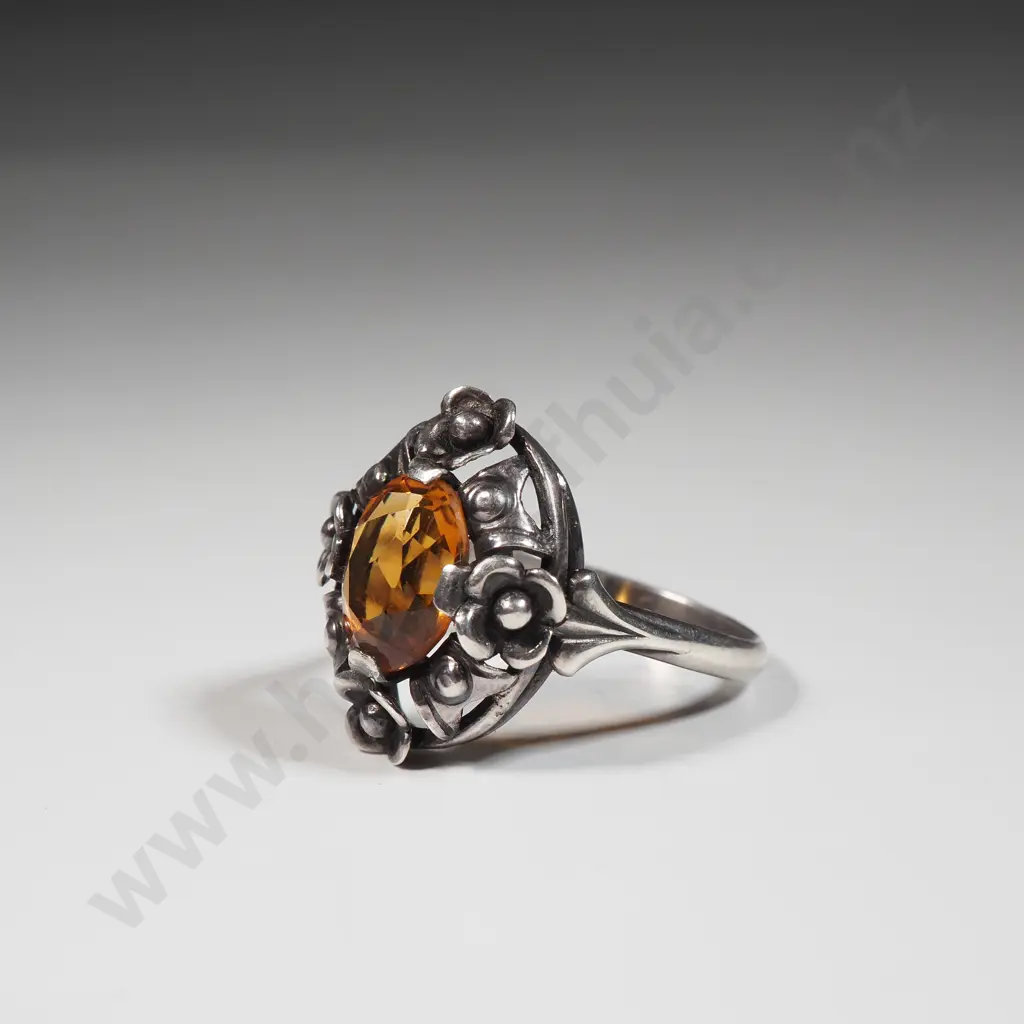 Sterling Silver & Amber Ring & Screw Earrings Image 1++