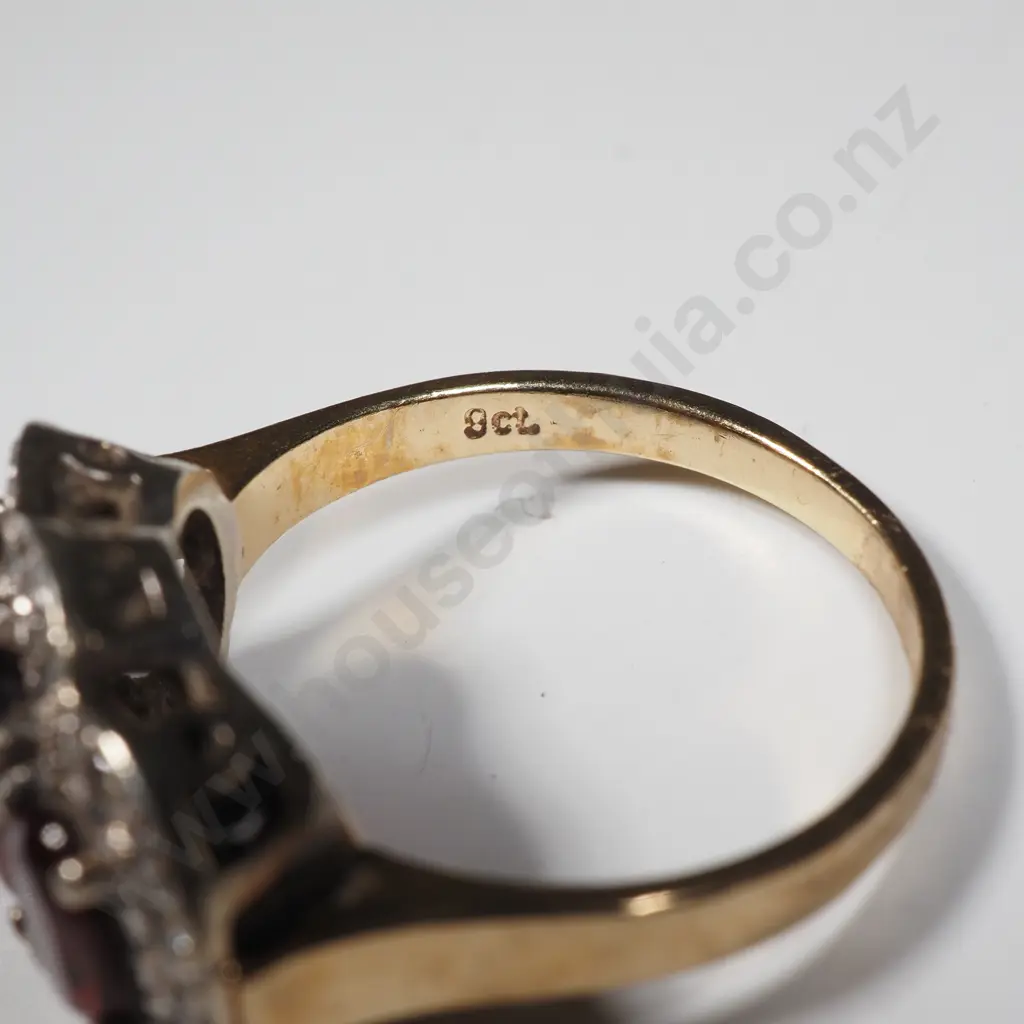 9ct Gold Garnet Ring Image 1++
