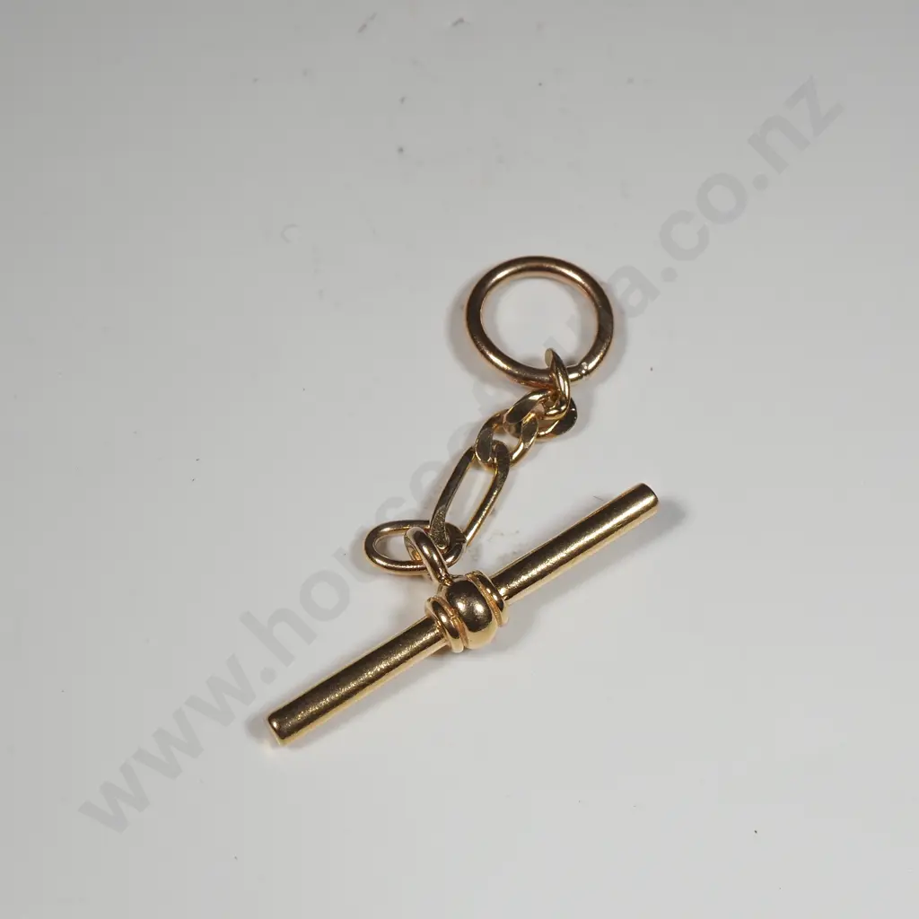 9ct Gold T Bar Pendant Image 1++