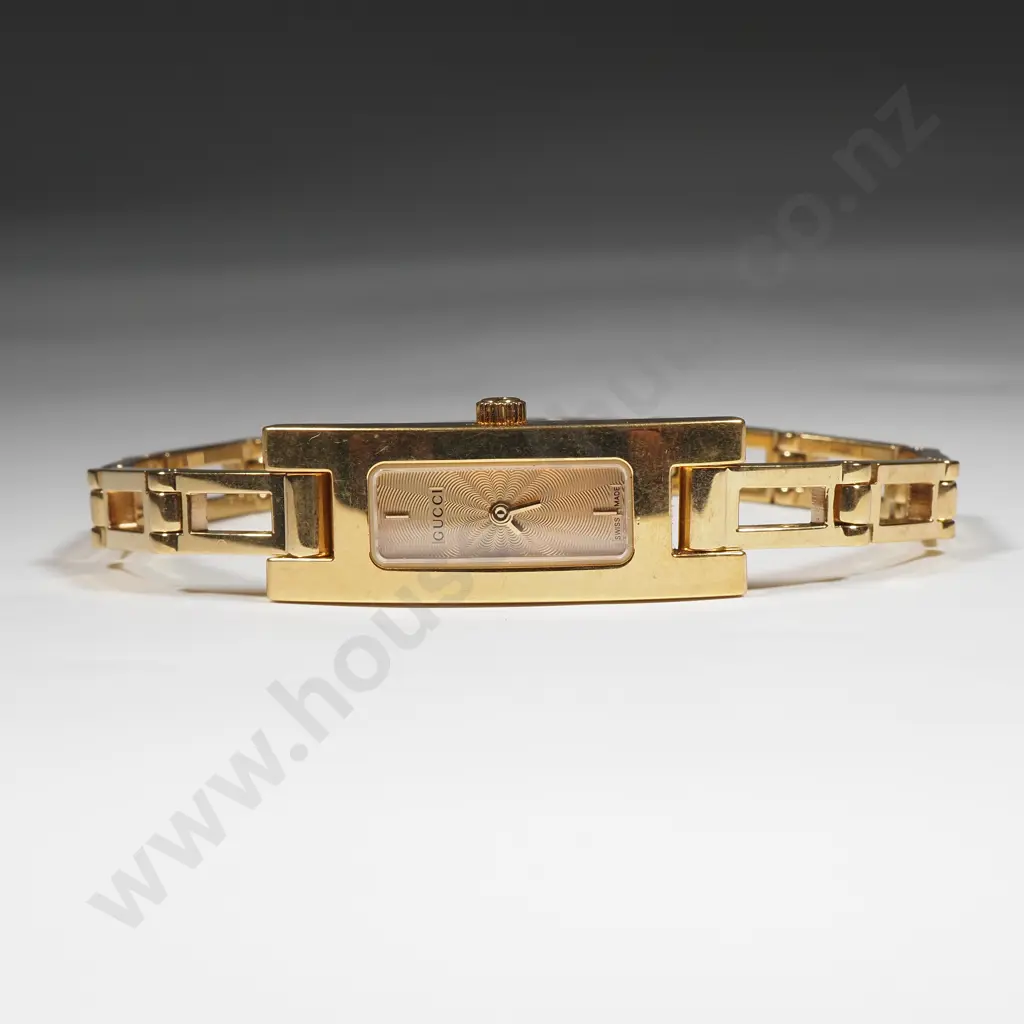 Ladies Gucci 3900 L  Wristwatch w Gold Champagne Dial Image 1++