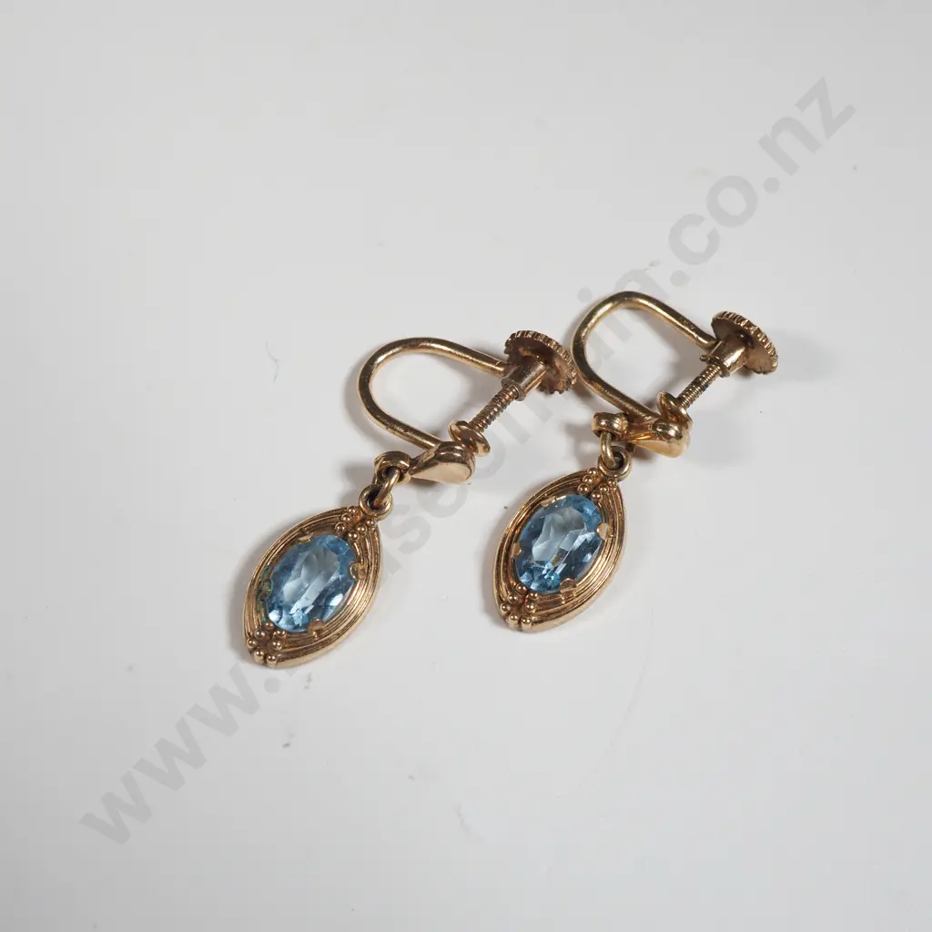 9ct Gold Screw Back Earrings Image 1++