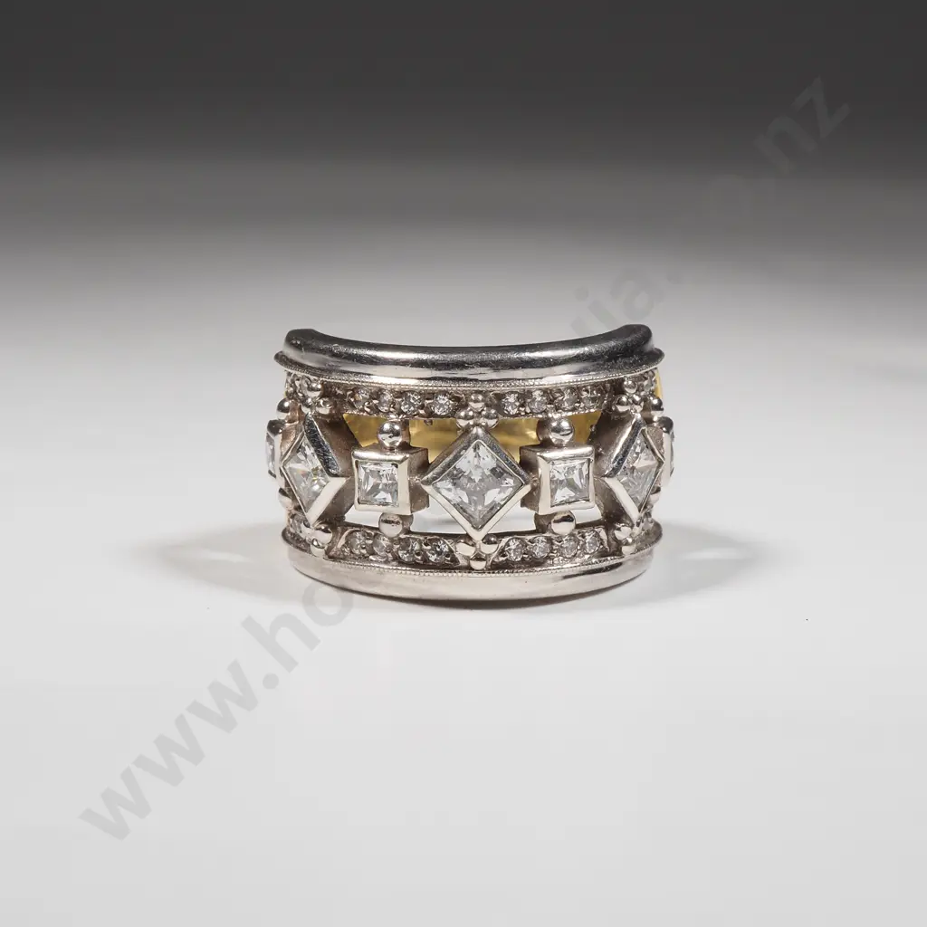 9ct White & Yellow Gold Clear Gem Ring Image 1++