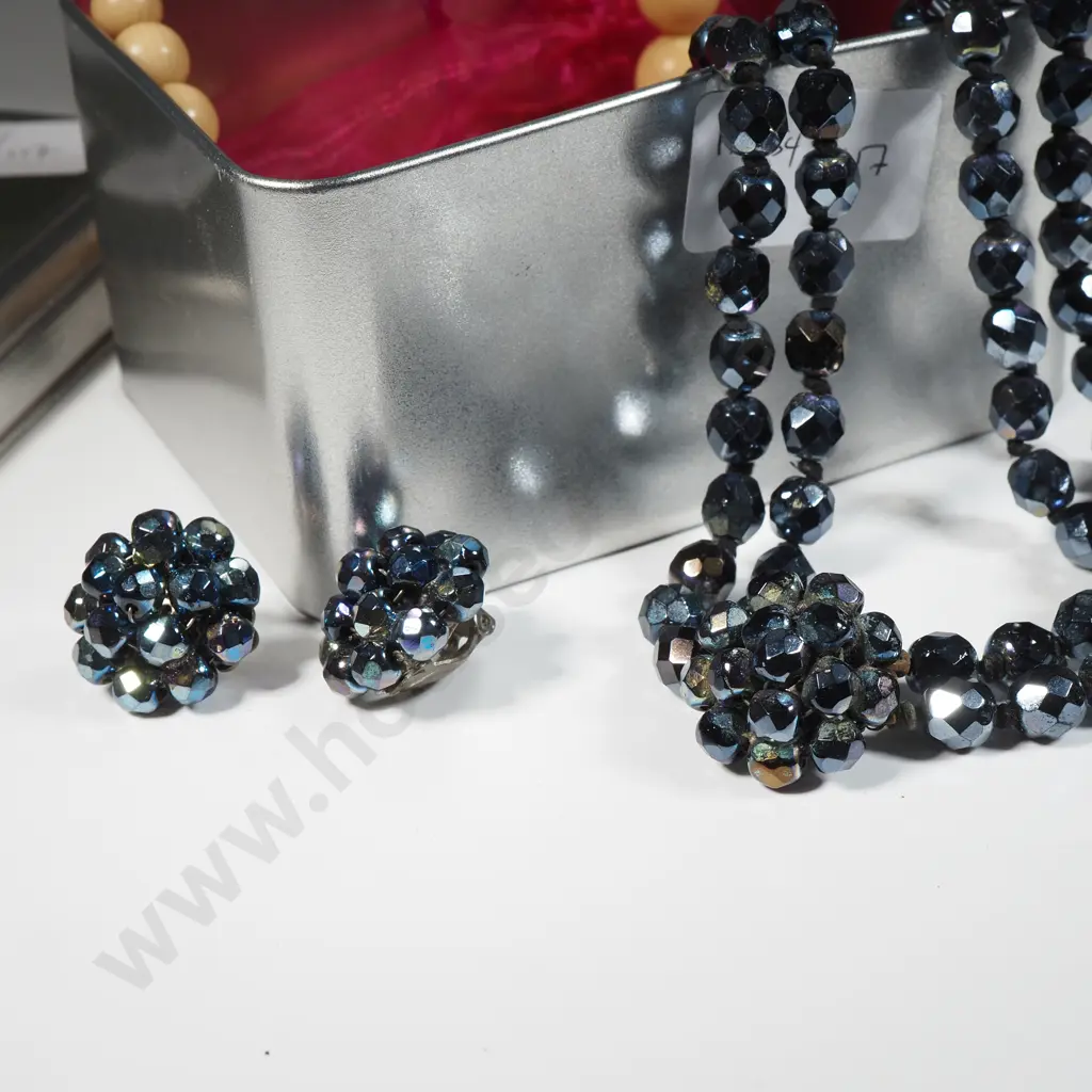 Tin Of Bead  Necklaces Including An Large Graduated Ivory Beads Image 1++