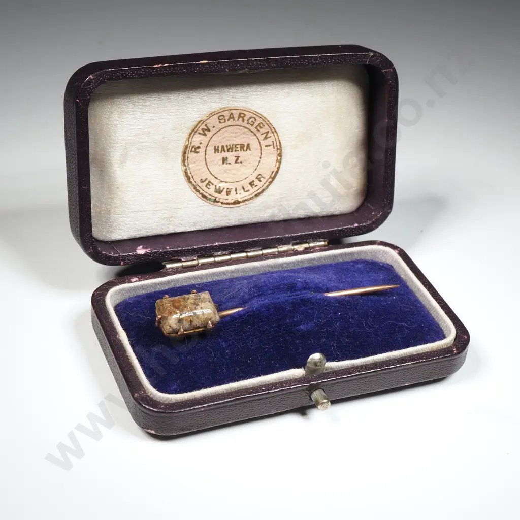 Exquisite Mounted Colonial Gold Bearing Quartz Stick Pin in 9ct Gold in Period NZ Jewellers Box - R W Sargent Hawera Image 1++