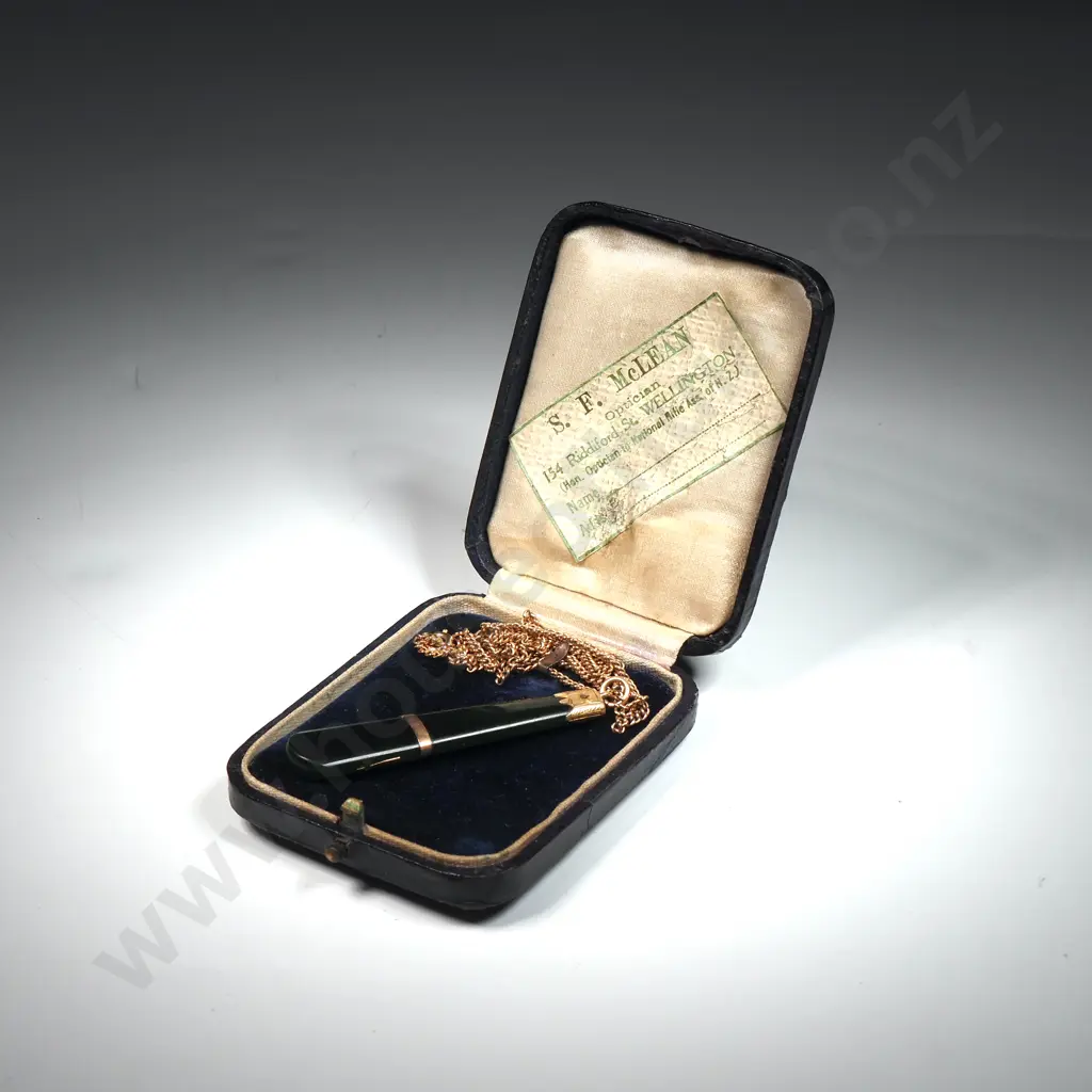 Scarce Antique 9ct Gold Greenstone Pendant "Trents" in Period Wellington Jewellers Box, WW1 Military Interest Image 1++