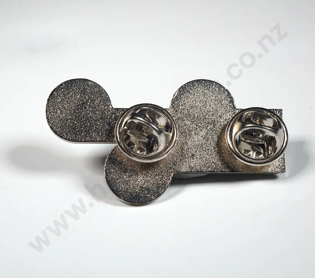 Important New Zealand Diplocmatic Book Relating to the Visit of Prince Charles & Official Visit Badge  Image 1++