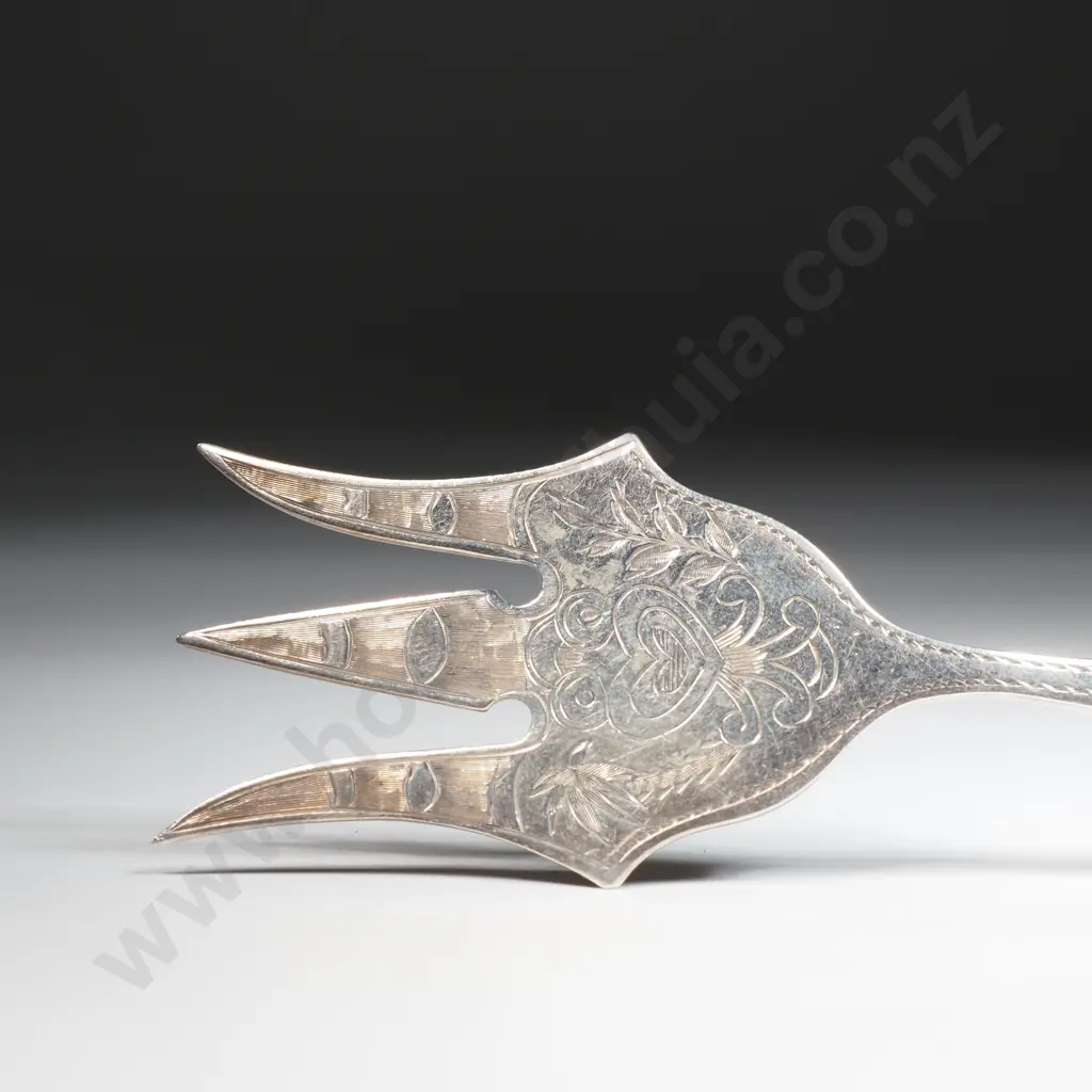 Greenstone & Sterling Silver Bread Fork with Engraved Tiki & Leaves Image 1++