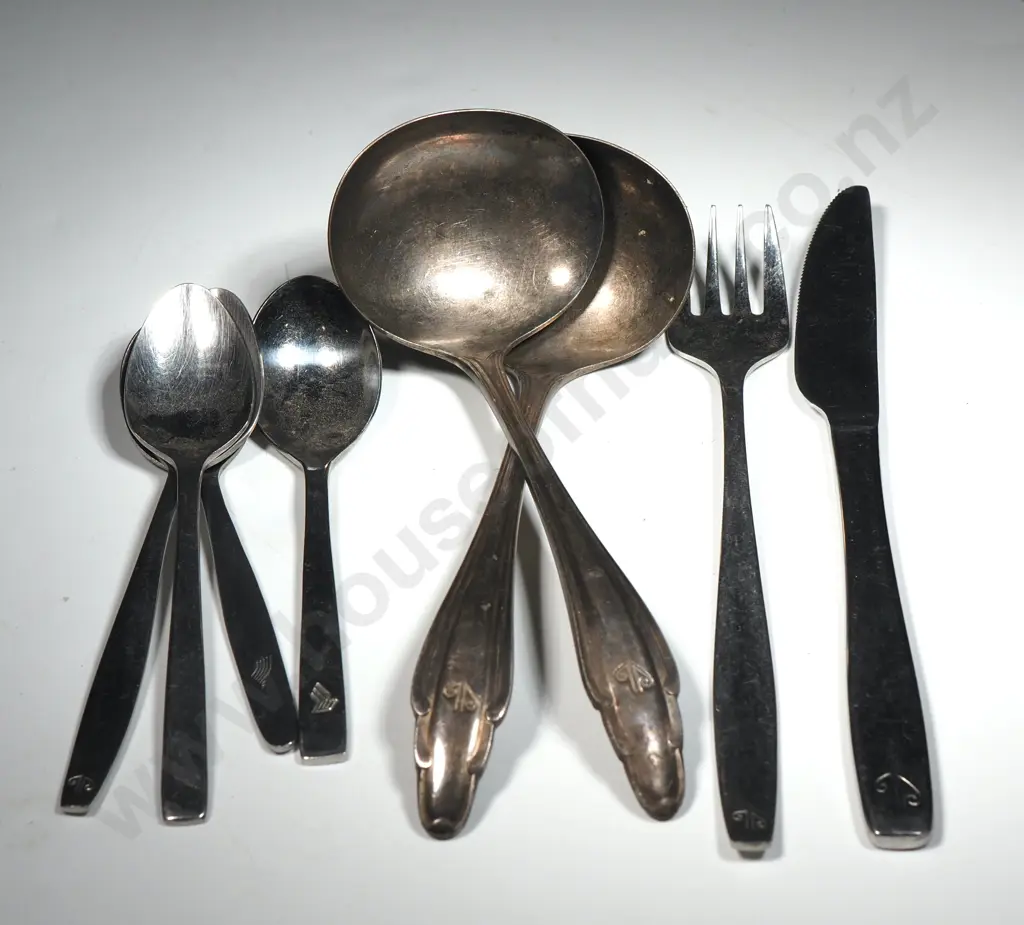 Assorted Lot of Vintage Air New Zealand Cutlery  Image 1++