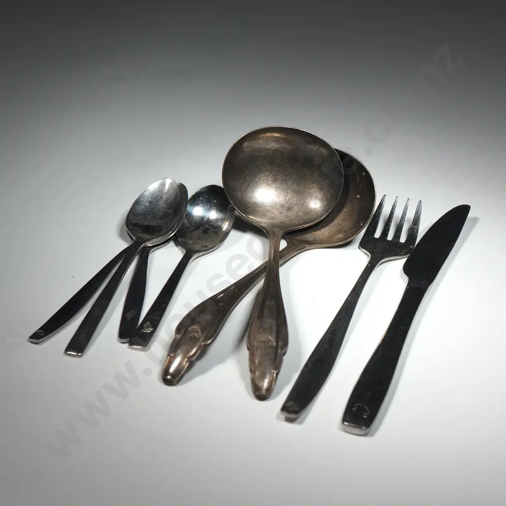 Assorted Lot of Vintage Air New Zealand Cutlery  Image 1++