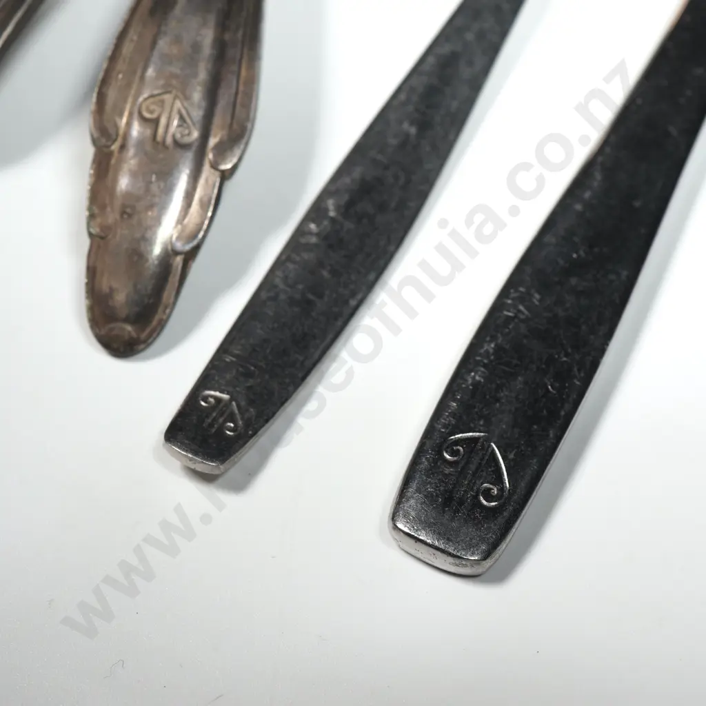 Assorted Lot of Vintage Air New Zealand Cutlery  Image 1++