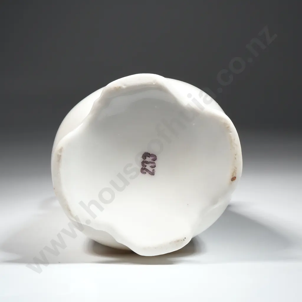 New Zealand International Exhibition, Christchurch 1906-7 Commemorative Jug - White Ground w Gold Trim Image 1++