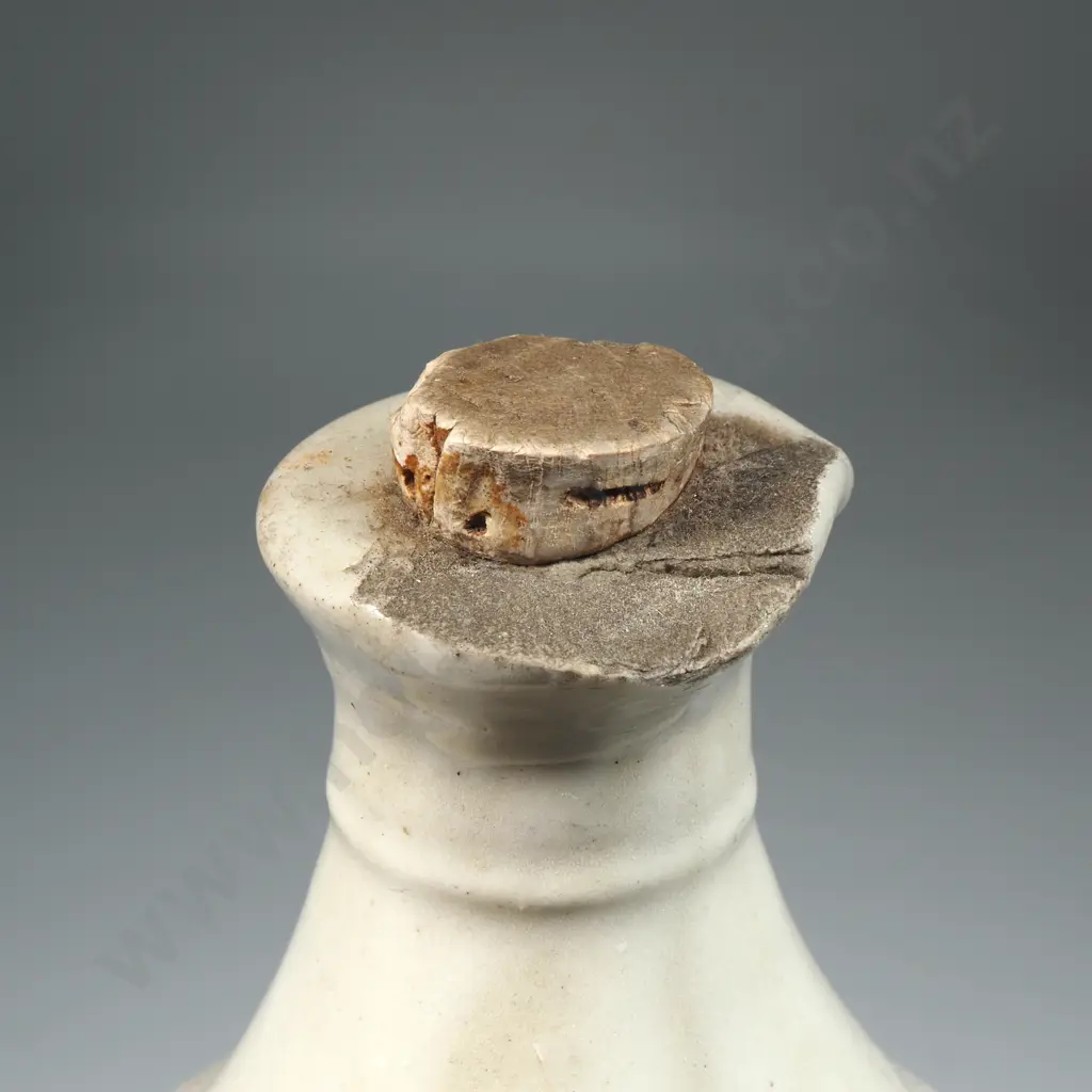 Meek's Inks Dunedin Stoneware bottle (26cm) Image 1++