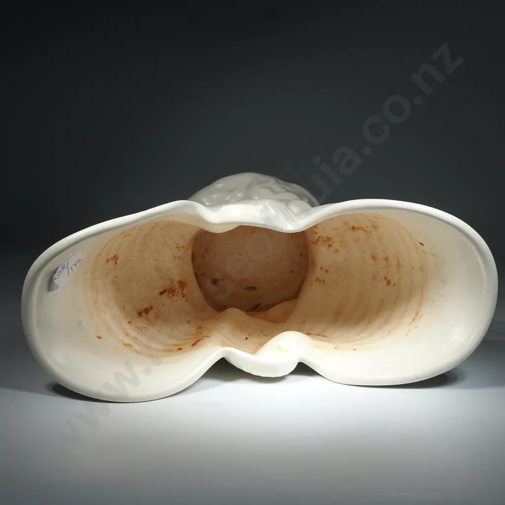 Crown Lynn Double Shell Vase Raised on a Seabed w Makers Stamp & Impressed No. Image 1++
