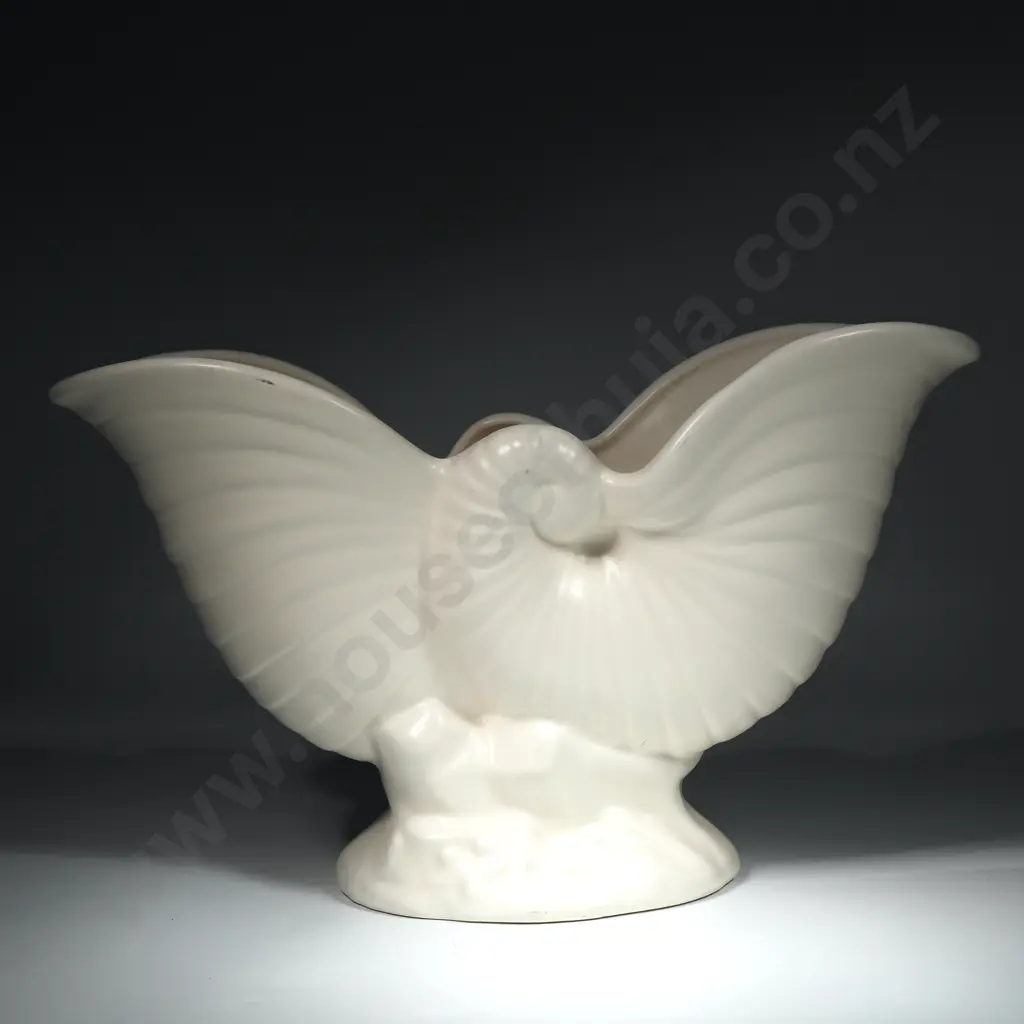 Crown Lynn Double Shell Vase Raised on a Seabed w Makers Stamp & Impressed No. Image 1++