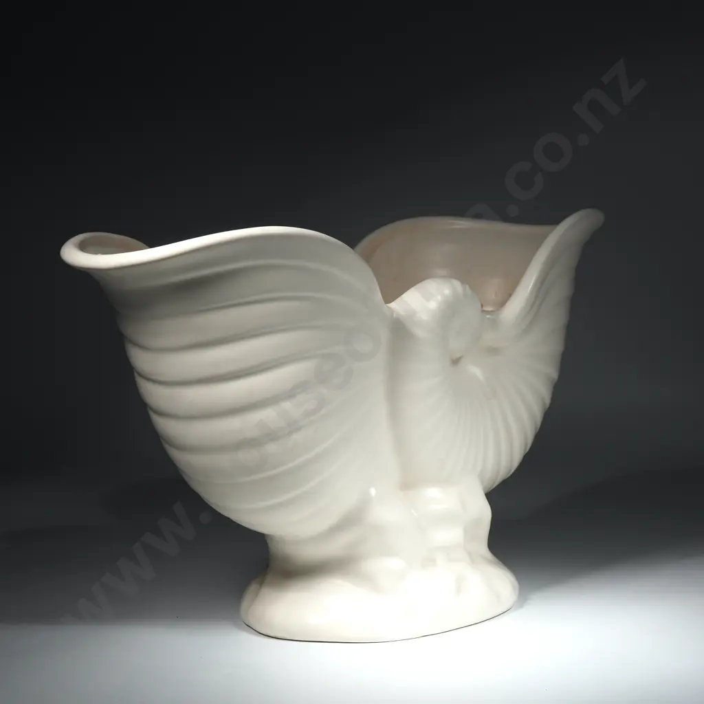 Crown Lynn Double Shell Vase Raised on a Seabed w Makers Stamp & Impressed No. Image 1++