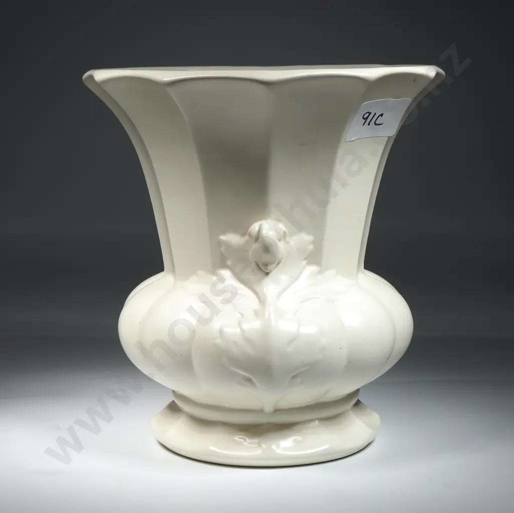 White Crown Lynn Flat Top Urn. Vase N0. 603. H170 x D 160mm   Image 1++