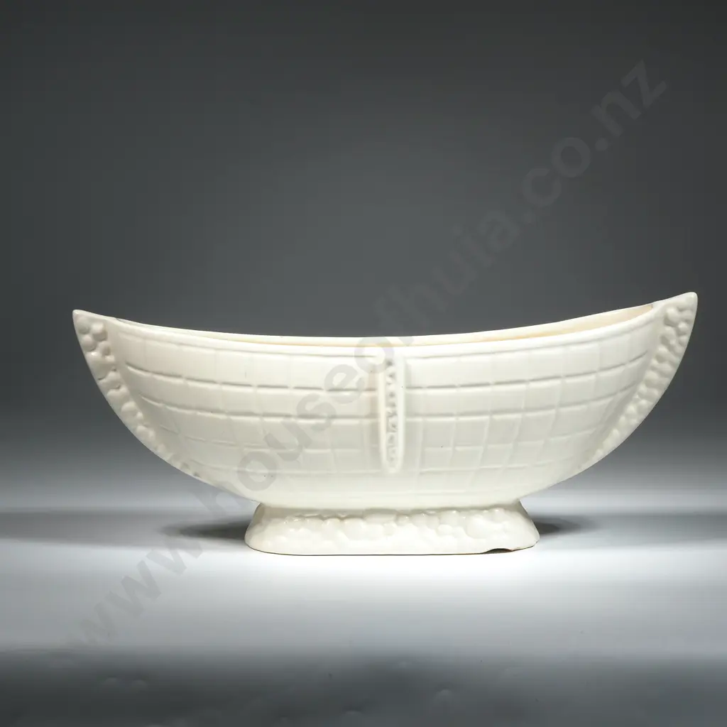 Cream Crown Lynn Pottery Trough - No 554. Image 1++