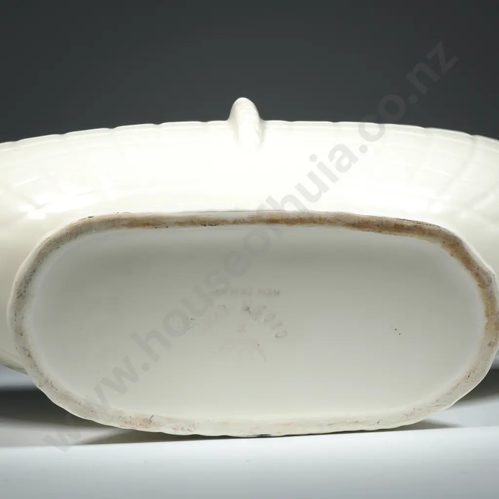 Cream Crown Lynn Pottery Trough - No 554. Image 1++