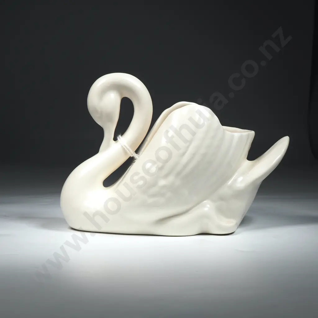 Small  Crown Lynn White Swan  Image 1++