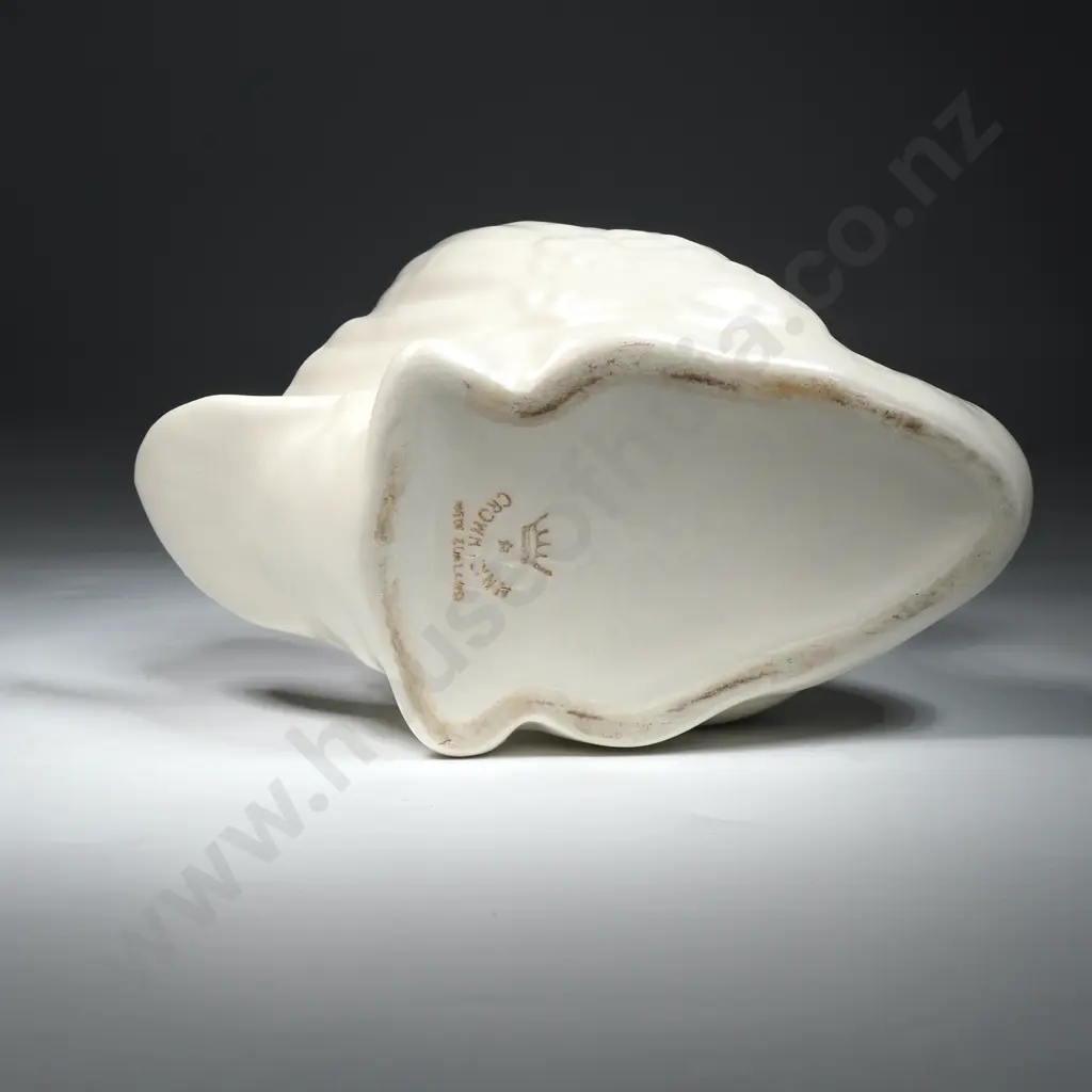 Small  Crown Lynn White Swan  Image 1++