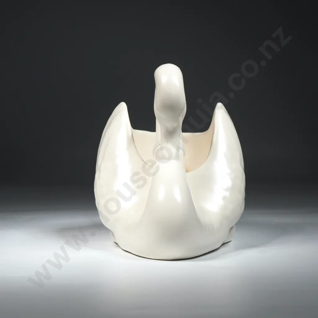 Small  Crown Lynn White Swan  Image 1++