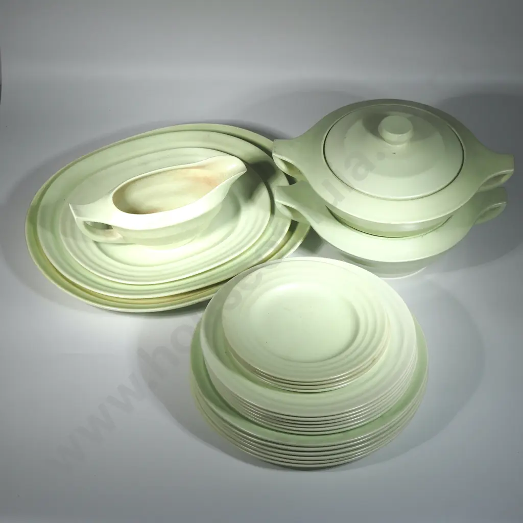 Wedgwood Eturia "April Green" Part Dinner Set Including 3 Graduated Ashets,Two Tureens, 6 Dinner & Entree, 4 Side Plates Image 1++