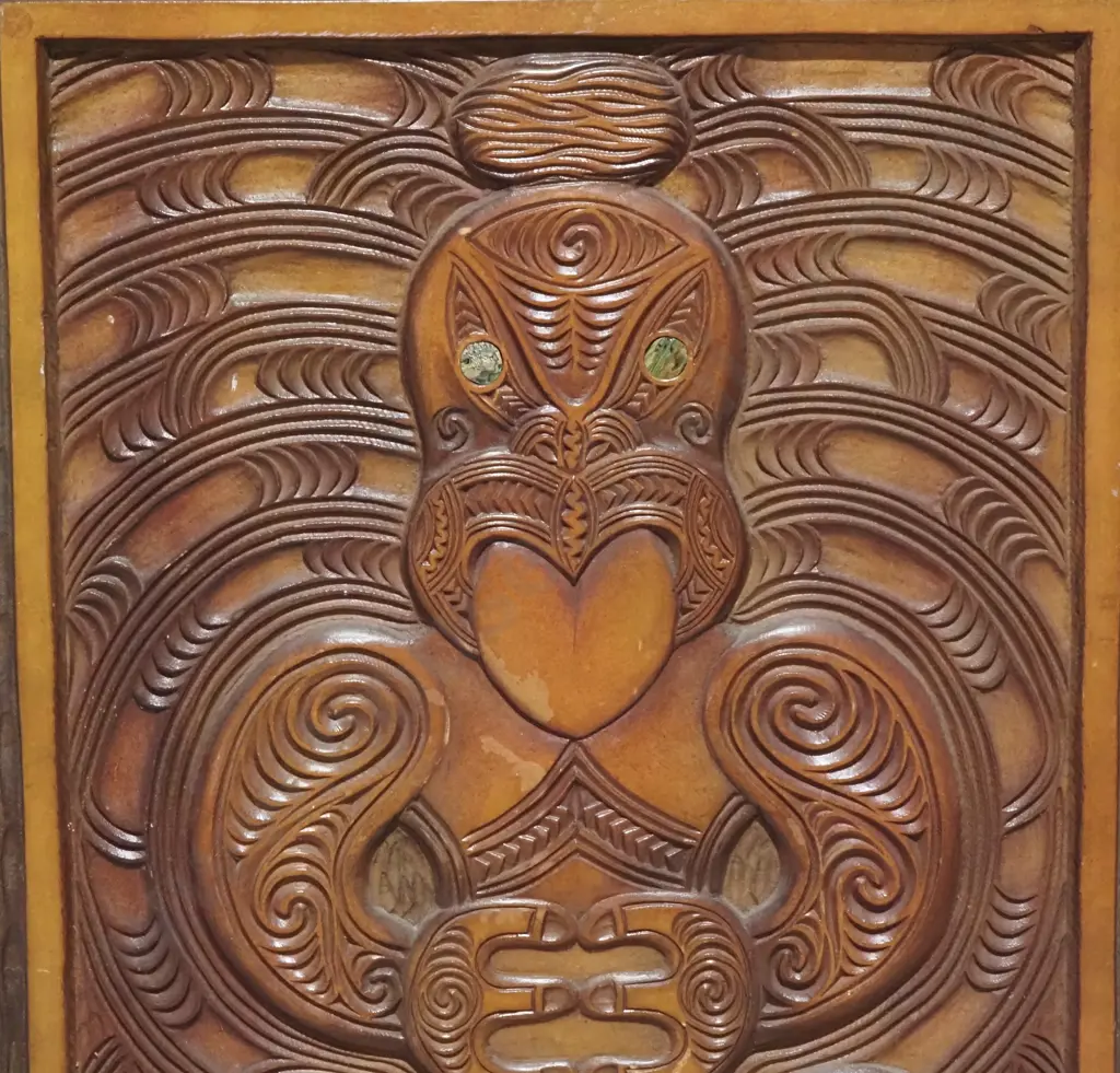 Traditional Well Carved Maori Carved Panel Known As A Pou Pou Or Whakairo Image 1++