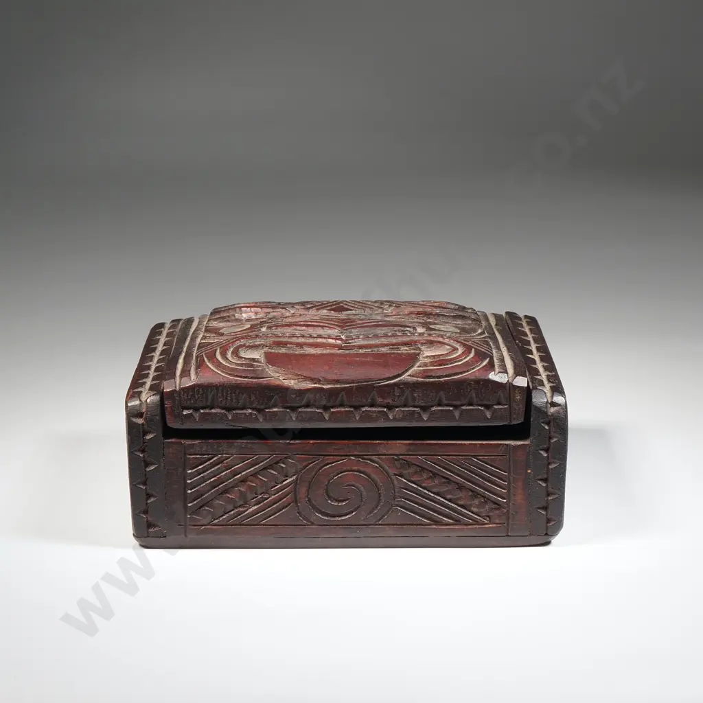 New Zealand Maori Motif Hand Carved Box w Tiki Set With  Paua Shell Eyes.  Image 1++