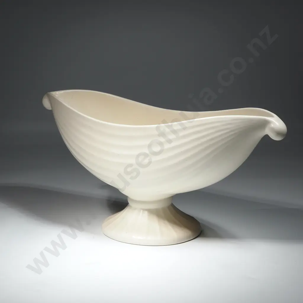 Crown Lynn Bamboo Boat. Vase No. 615. Image 1++