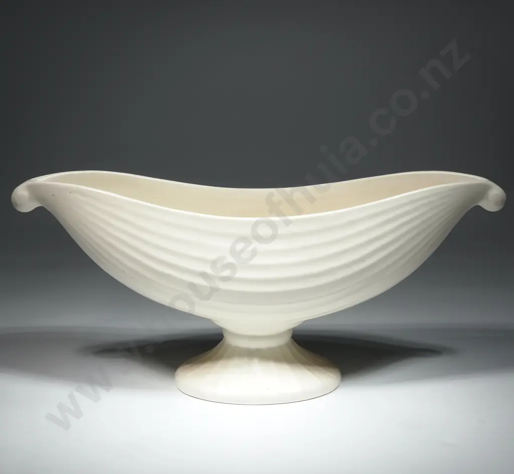 Crown Lynn Bamboo Boat. Vase No. 615. Image 1++
