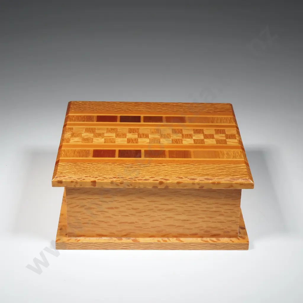 Woods of New Zealand Trinket Box, Image 1++