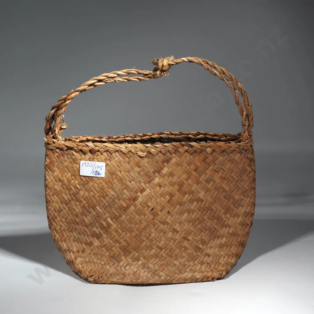 Vintage Small Woven Kete Image 1++