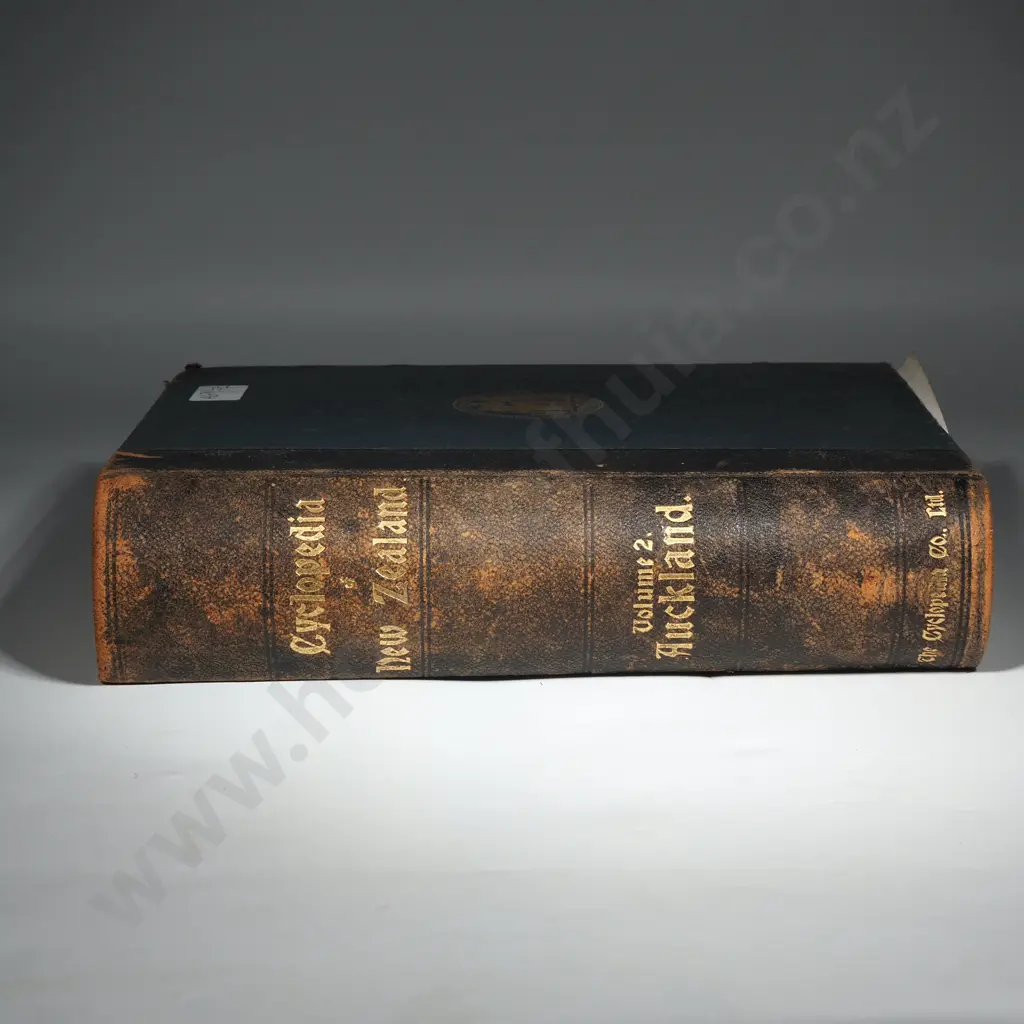 Encyclopedia of New Zealand Volume II Auckland Image 1++