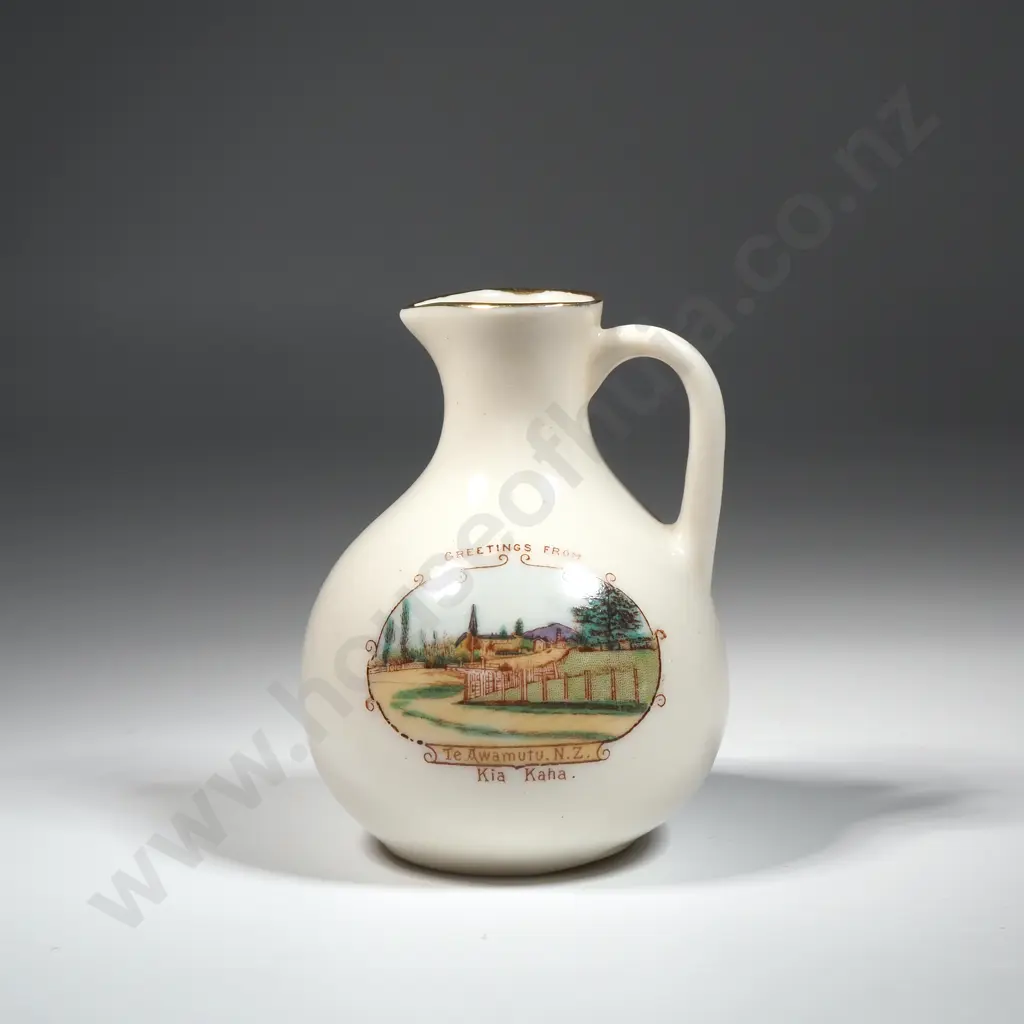 Vintage Miniature Souvenir China Vase Image 1++