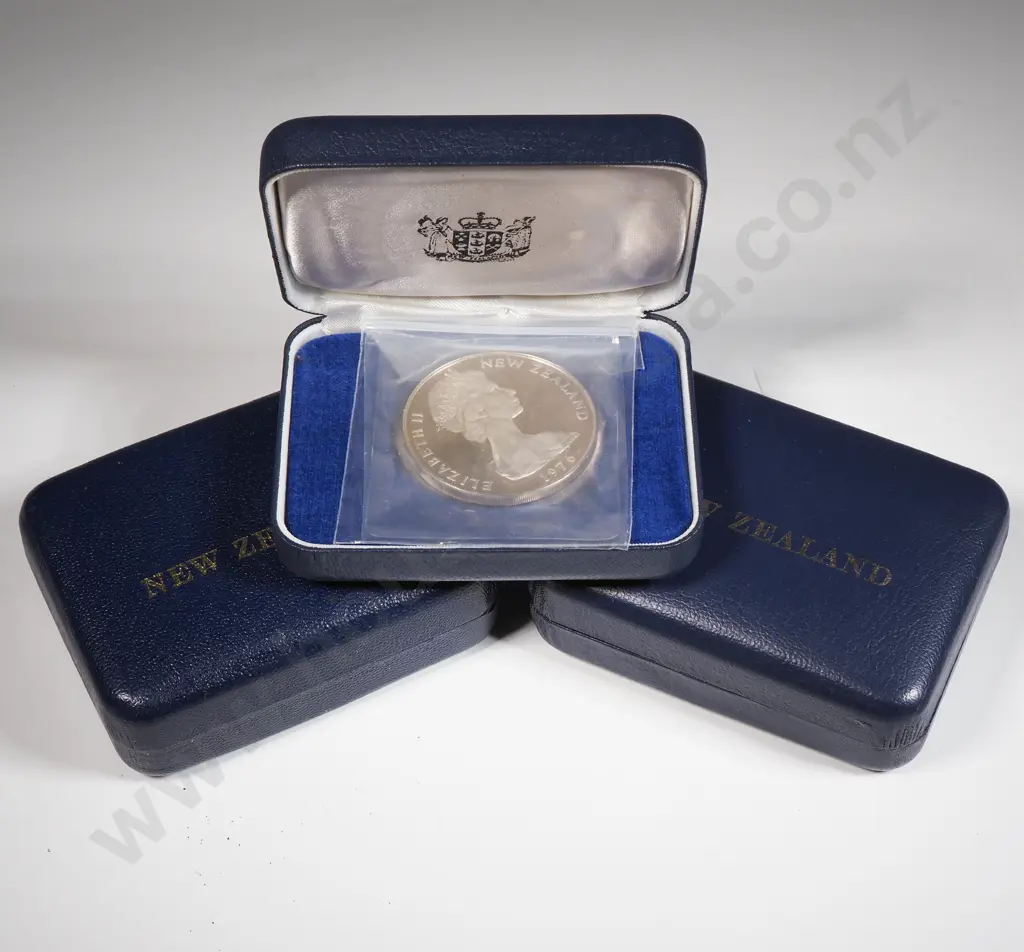 Three Cased New Zealand Proof Dollar Coins  Image 1++