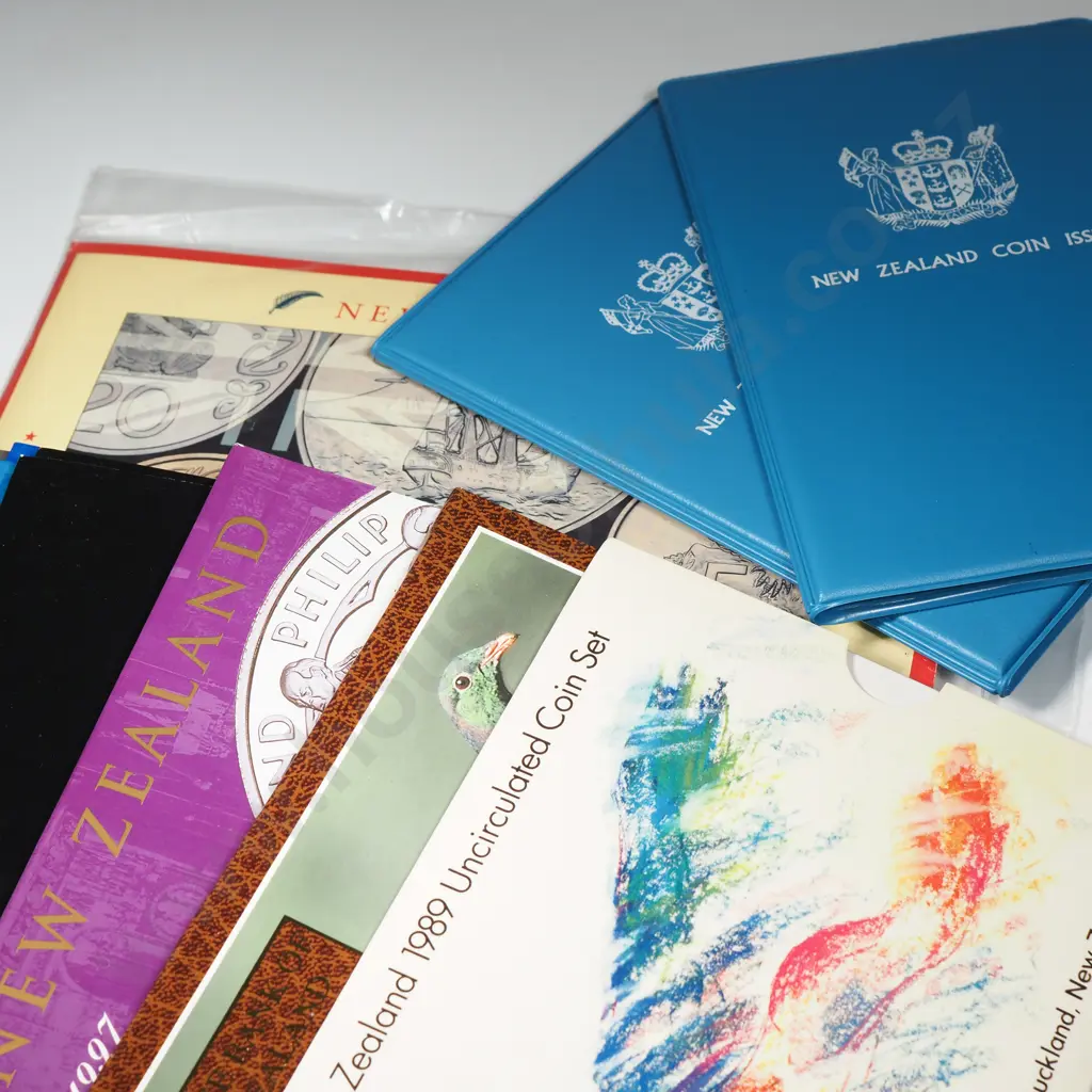 10 New Zealand Uncirculated Coin Sets  Image 1++