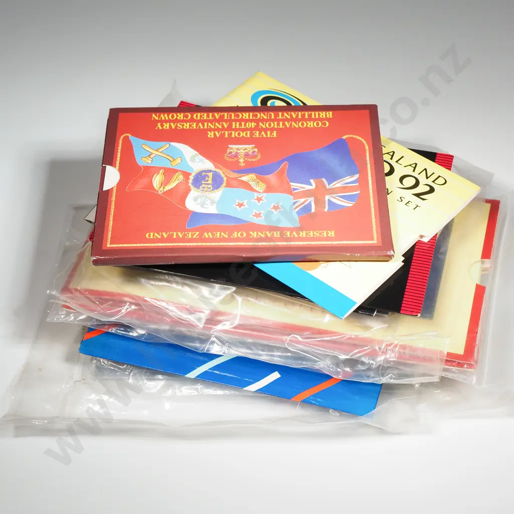 12 New Zealand UNC Coin Sets  Image 1++