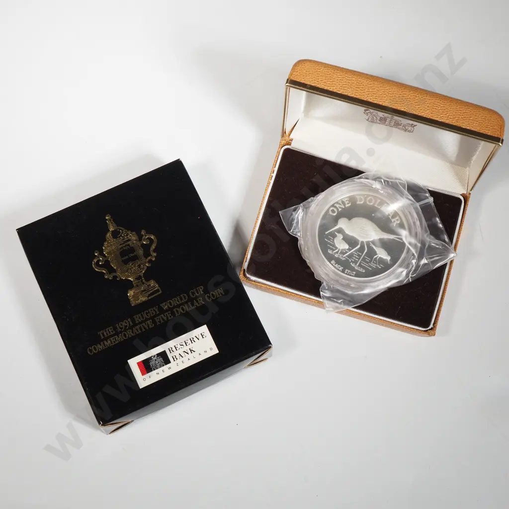Two New Zealand Cased Silver Proof Dollar Coins	 Image 1++