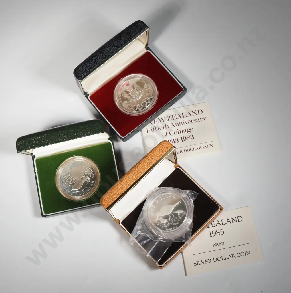 Three New Zealand Cased Silver Proof Dollar Coins	 Image 1++
