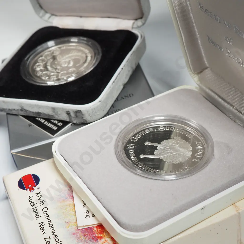 Three New Zealand Cased Silver Proof Dollar Coins	 Image 1++