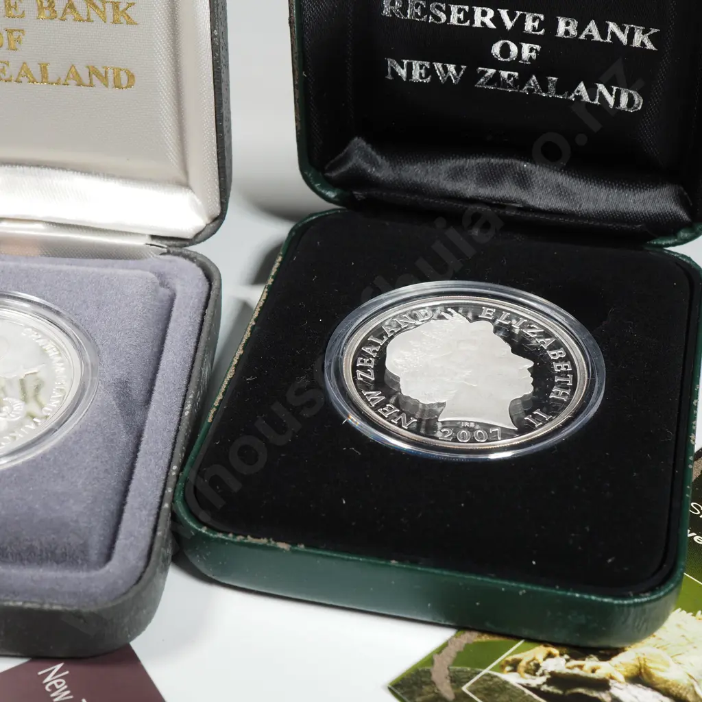 Two New Zealand Silver Proof Coins in Cases  Image 1++