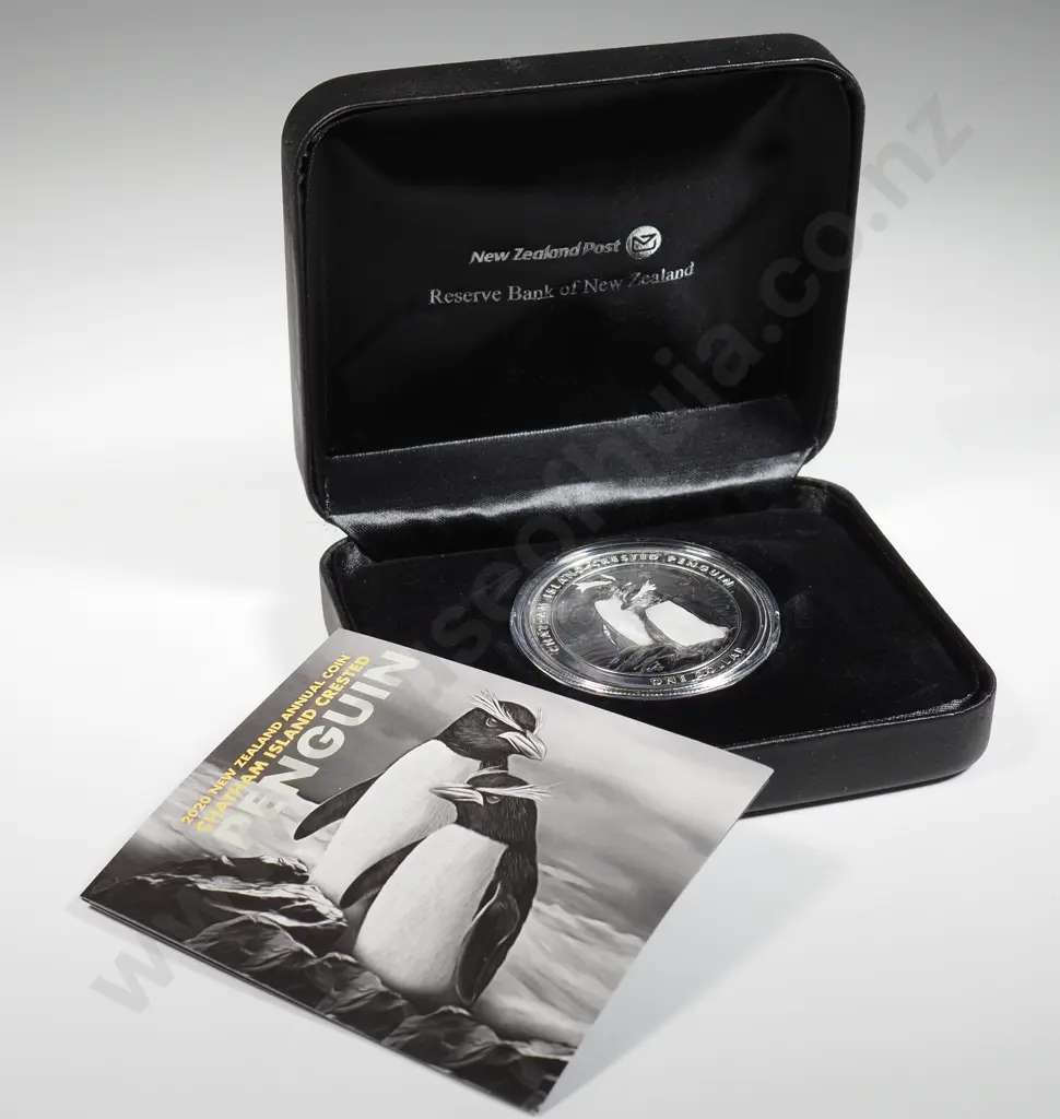 2020 Chatham Island Crested Penguin one Ounce Silver Bullion Coin  Image 1++