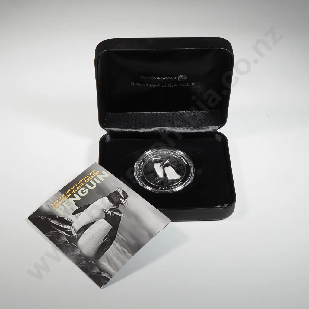 2020 Chatham Island Crested Penguin one Ounce Silver Bullion Coin  Image 1++