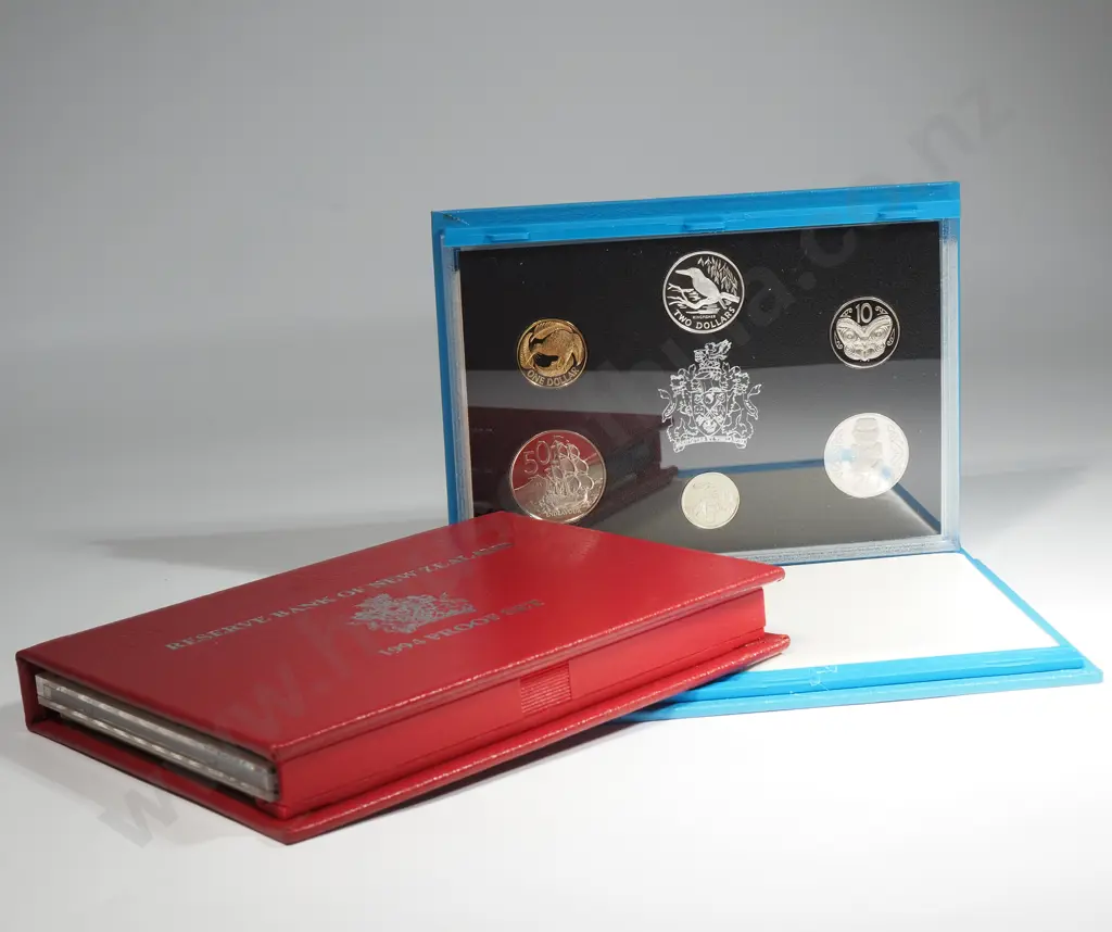 1993 & 1994 New Zealand Proof Coin Sets Image 1++