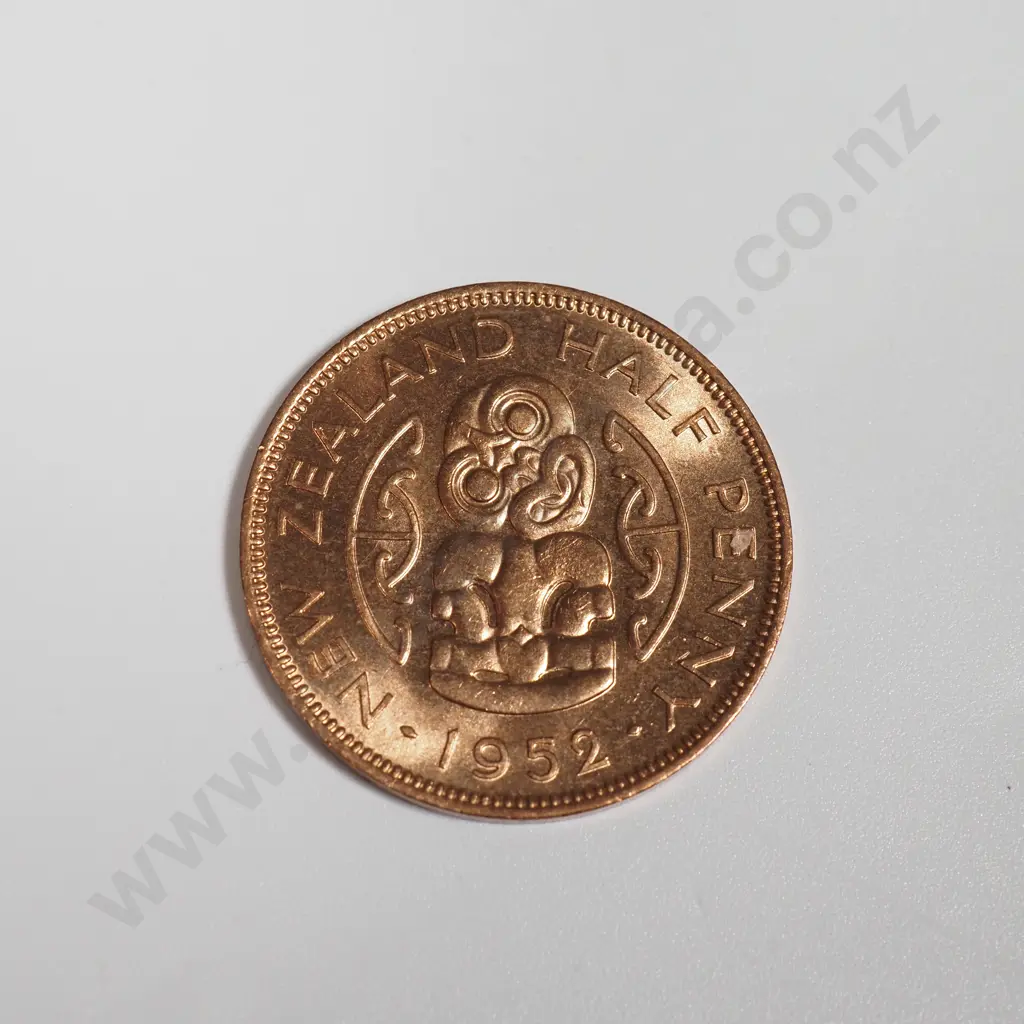 10 New Zealand 1952 BUNC Half Penny Coins - Total CV $120 Image 1++