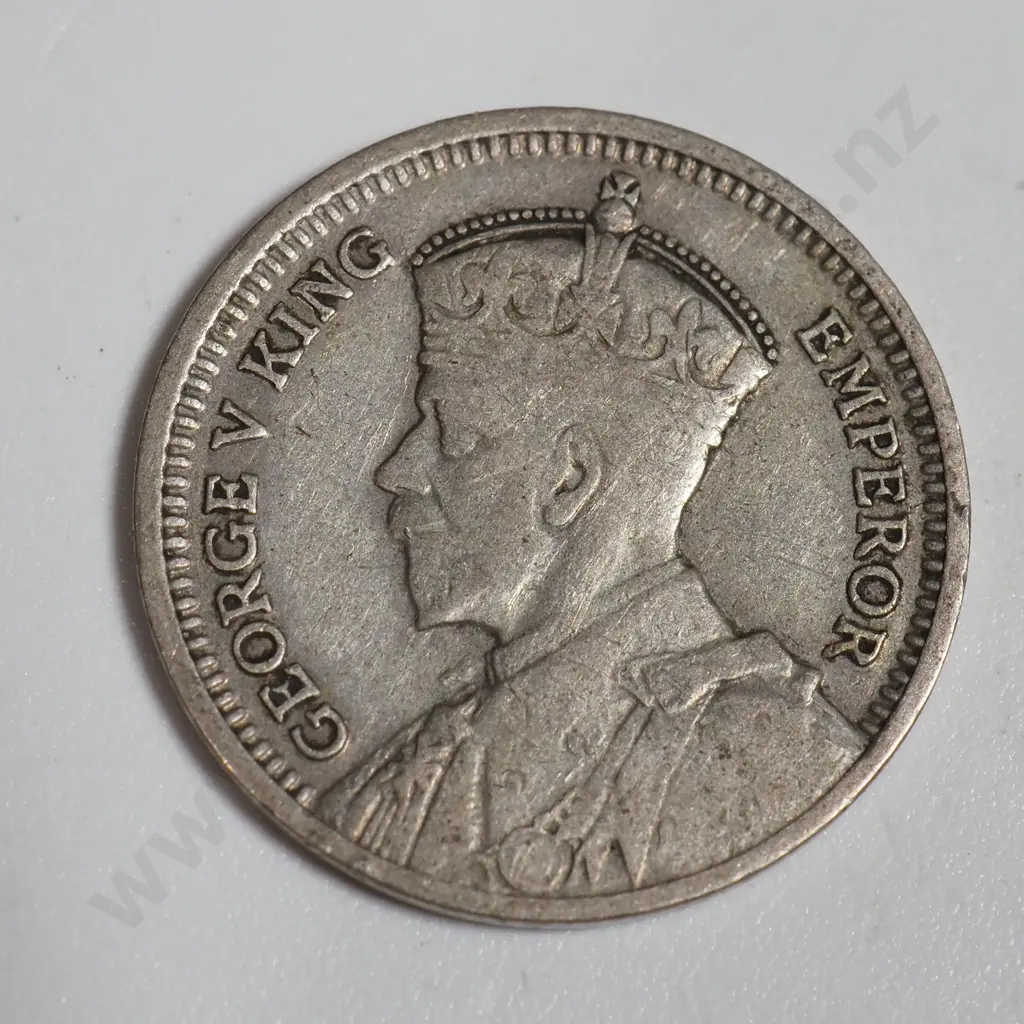 Assorted Lot of 50% Silver New Zealand Threepence George V Head - 27.8 Grams  Image 1++