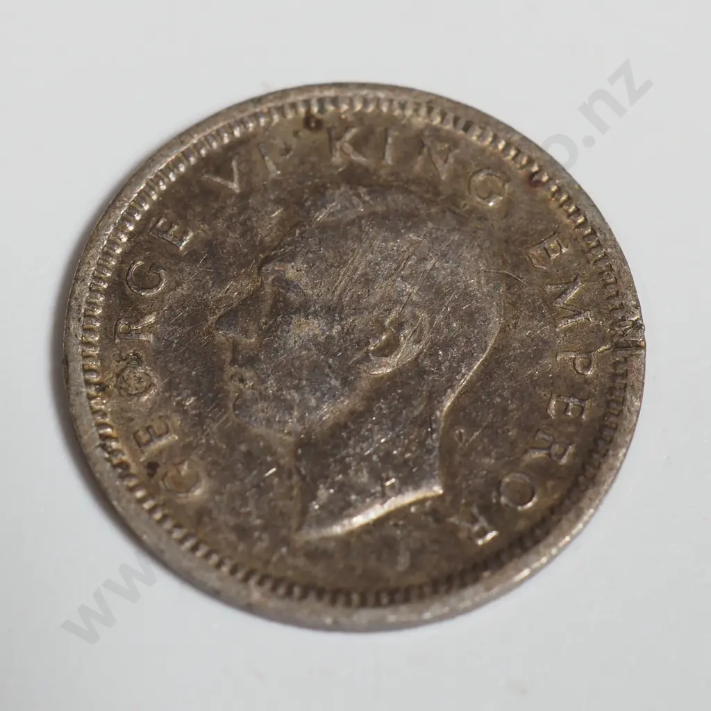 50% Silver New Zealand Threepence Coins -40 Grams Image 1++