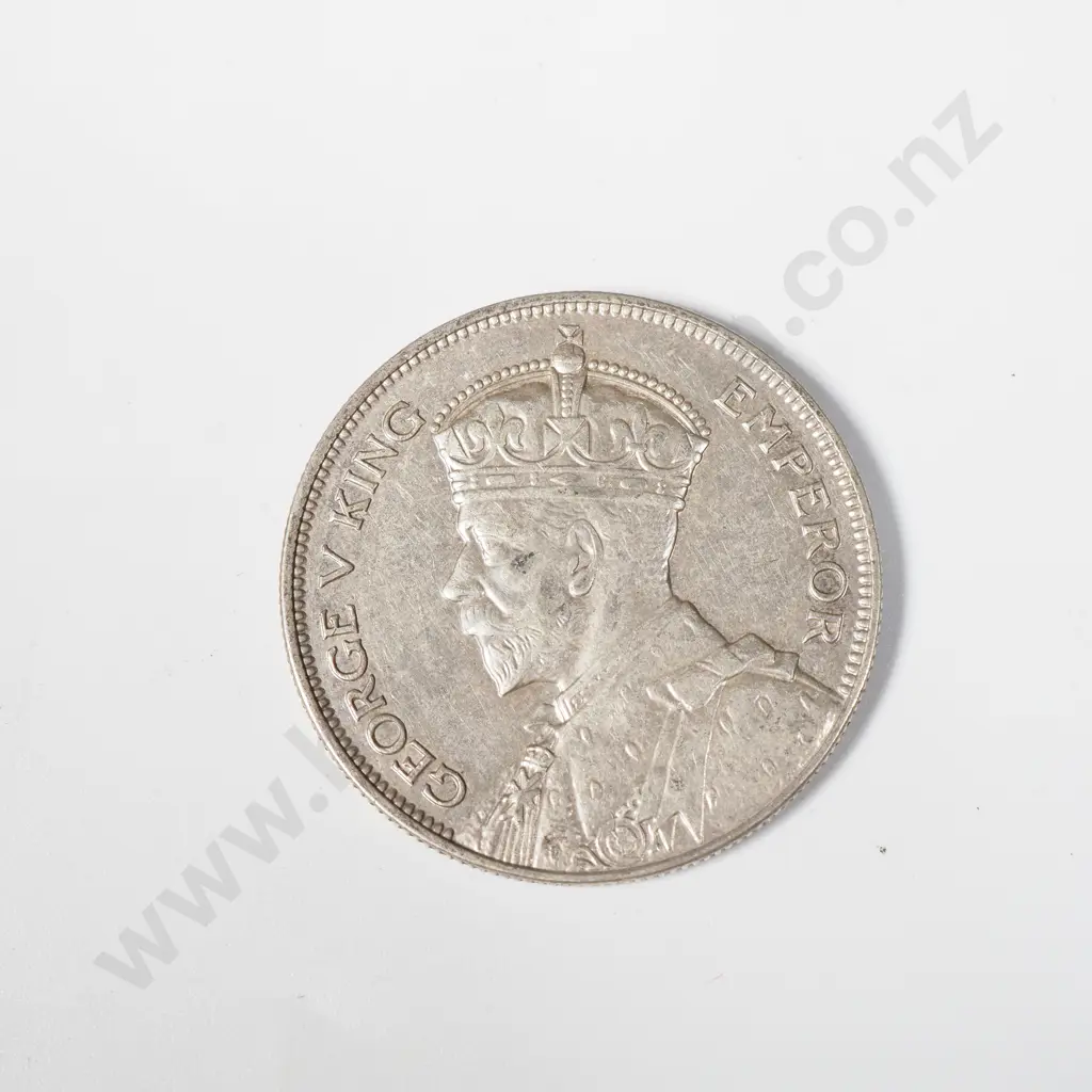 1933 New Zealand Half Crown - Better Grade  Image 1++