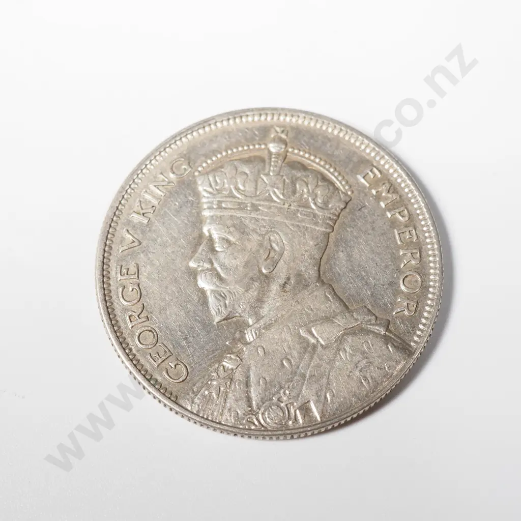 1933 New Zealand Half Crown - Better Grade  Image 1++