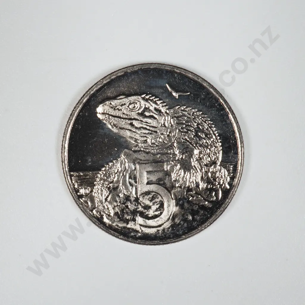 60 UNC 2004 New Zealand Five Cent Coins  Image 1++